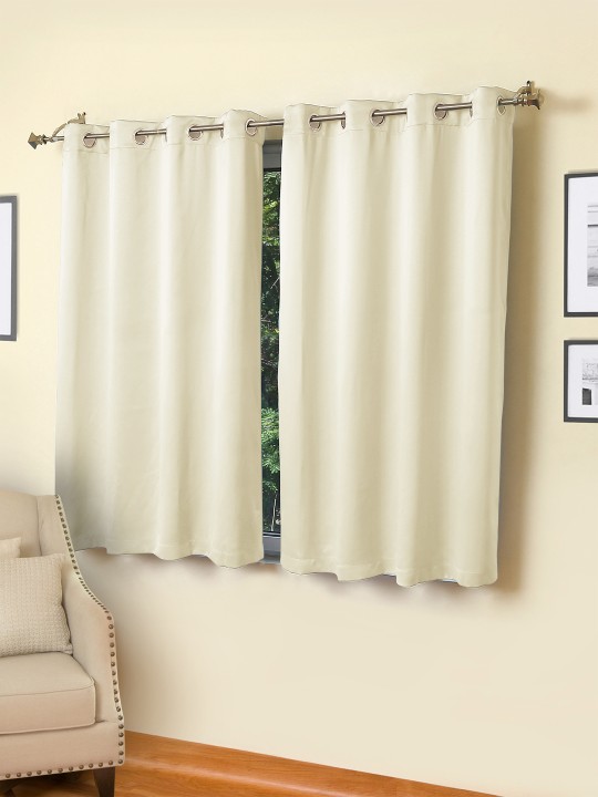 Set of 2 Cream-Coloured Black Out Window Curtains