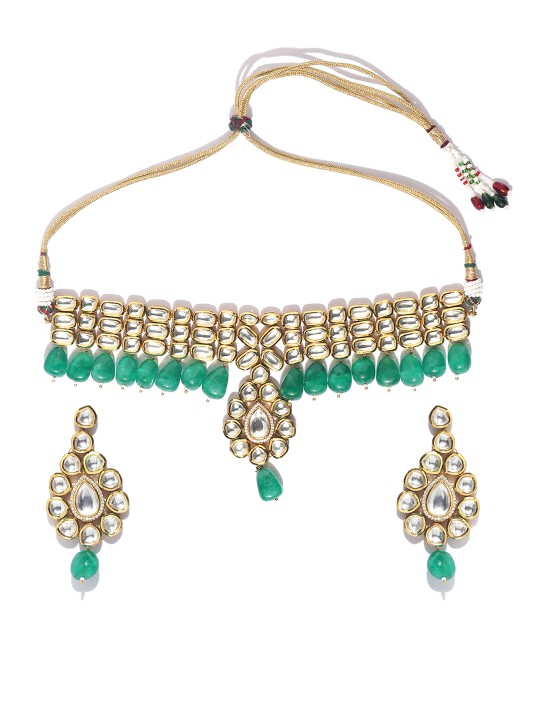 Women Silver-Plated Kundan Handcrafted Jewellery Set