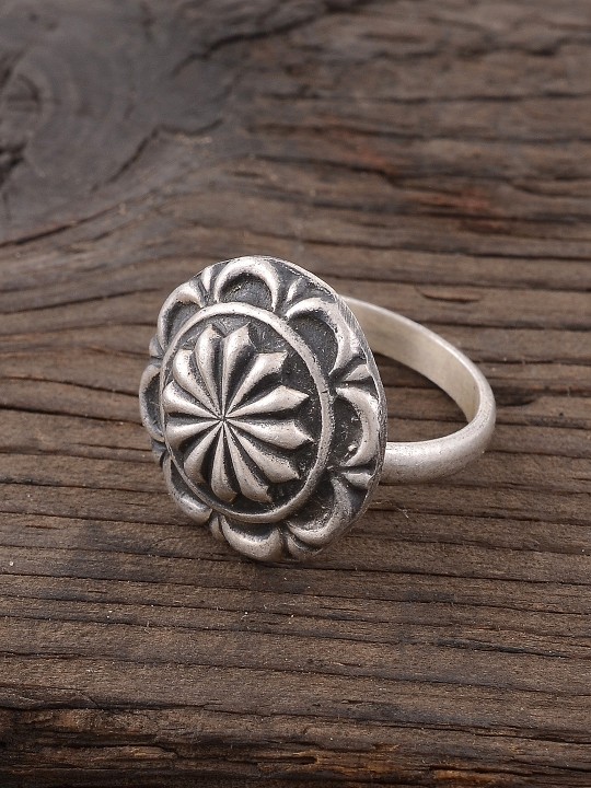 Women Handcrafted 92.5 Sterling Silver Oxidised Ring