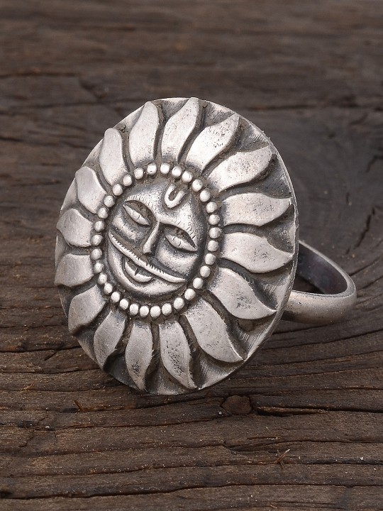 Women Handcrafted 92.5 Sterling Silver Oxidised Ring