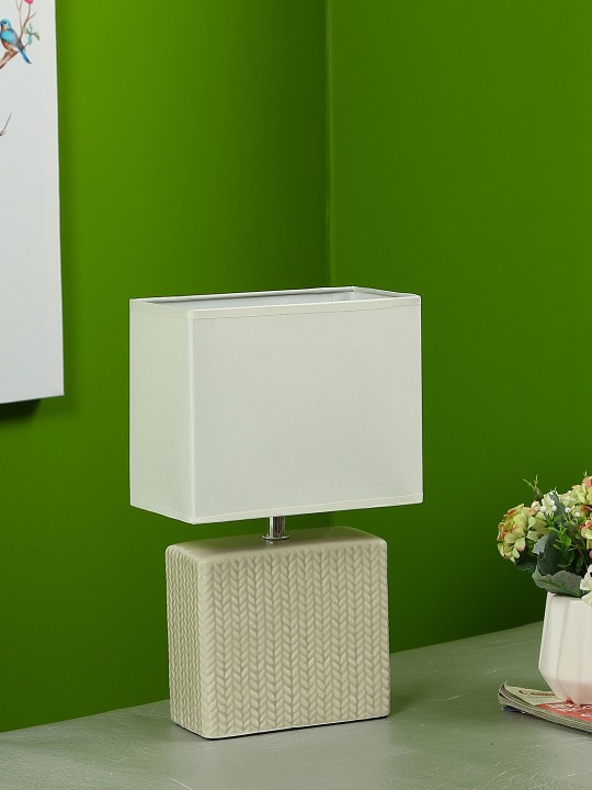 Table Lamp With Shade