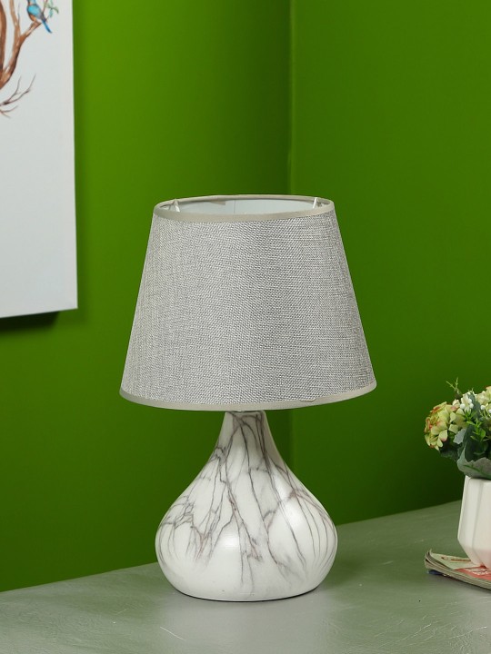Table Lamp With Shade