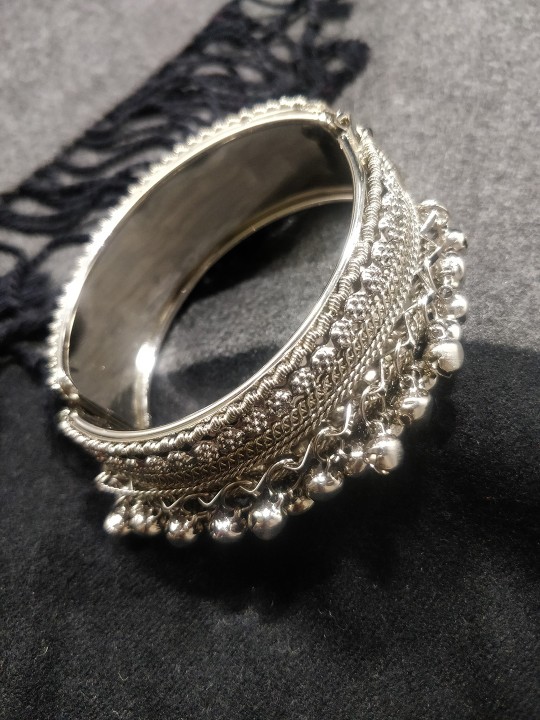 Silver-Toned Chimes Embellished Kada