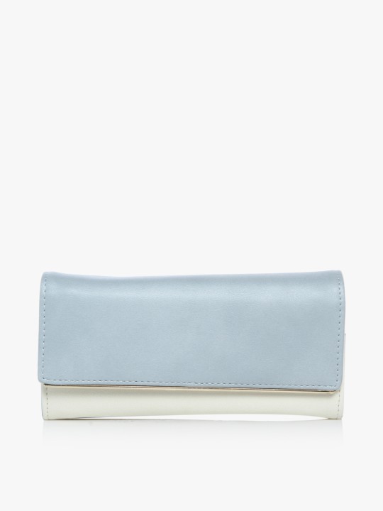 Light Blue/Cream Clutch