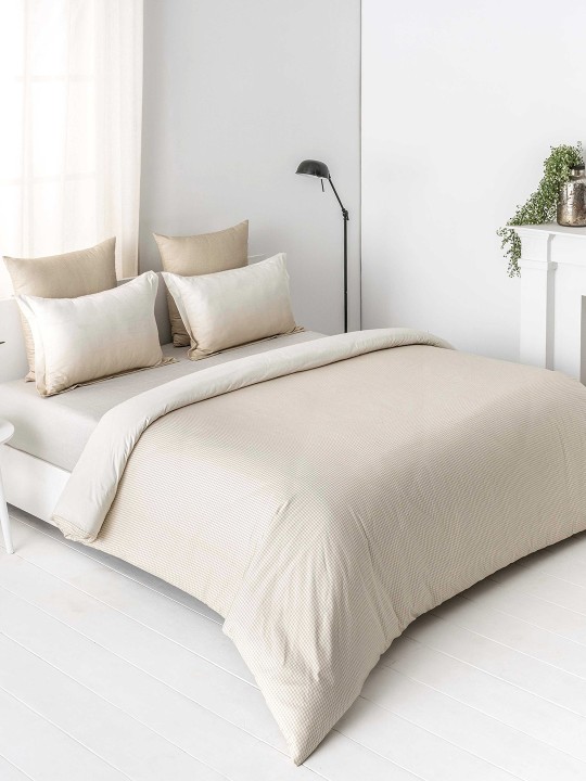 Beige Solid Flat 150 TC Cotton 1 King Bedsheet with 2 Pillow Covers