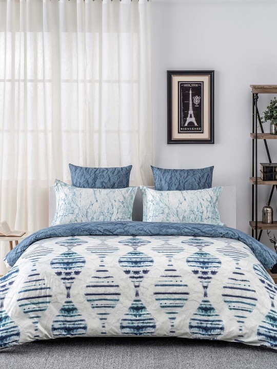 Blue & White Geometric Flat 144 TC Cotton 1 King Bedsheet with 2 Pillow Covers