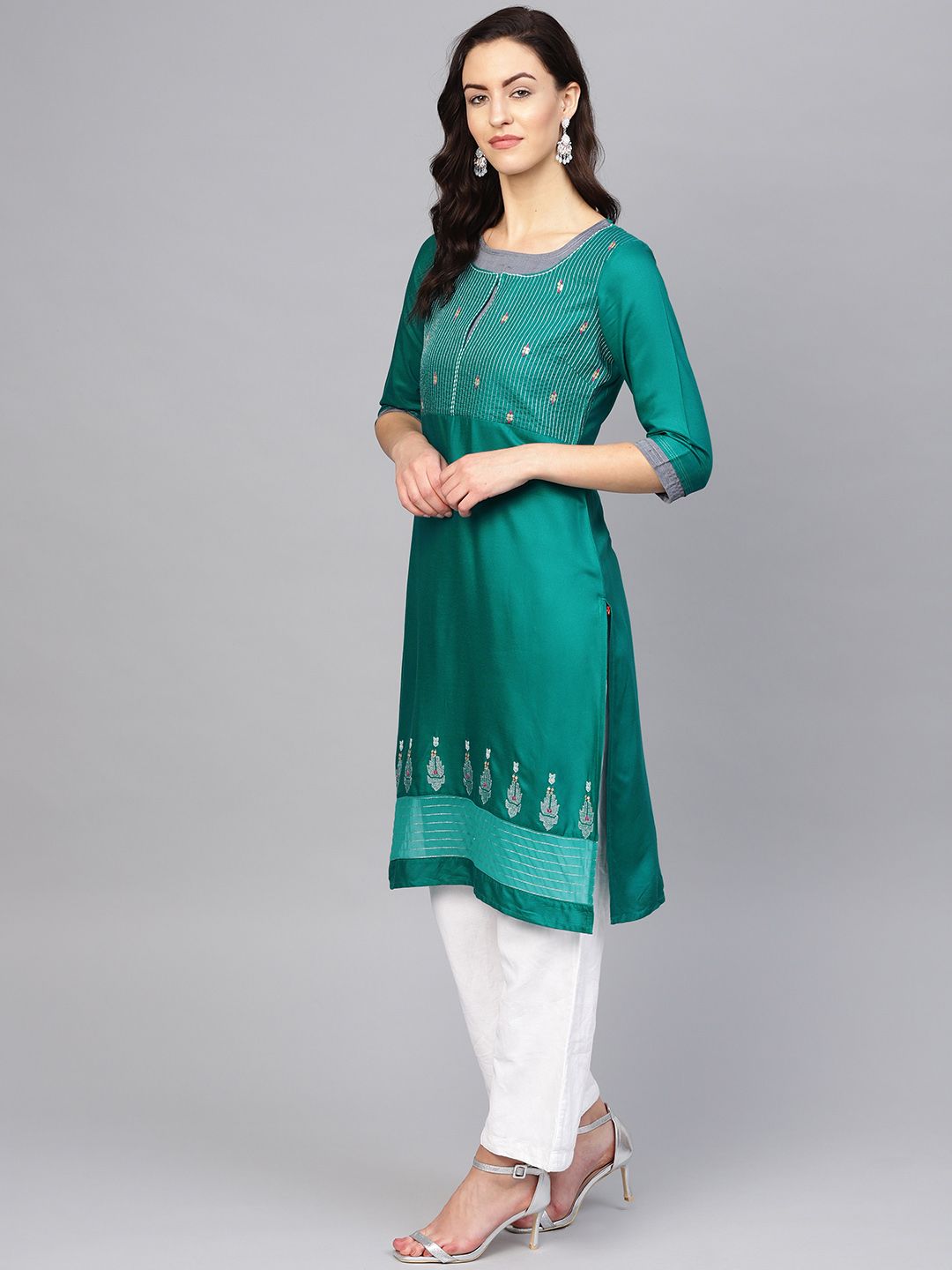 W Women Green & Silver Yoke-Design Straight Kurta (Image - 2)