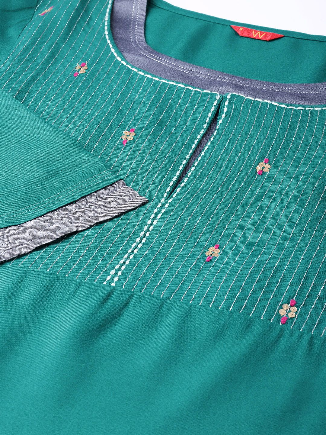 W Women Green & Silver Yoke-Design Straight Kurta (Image - 1)