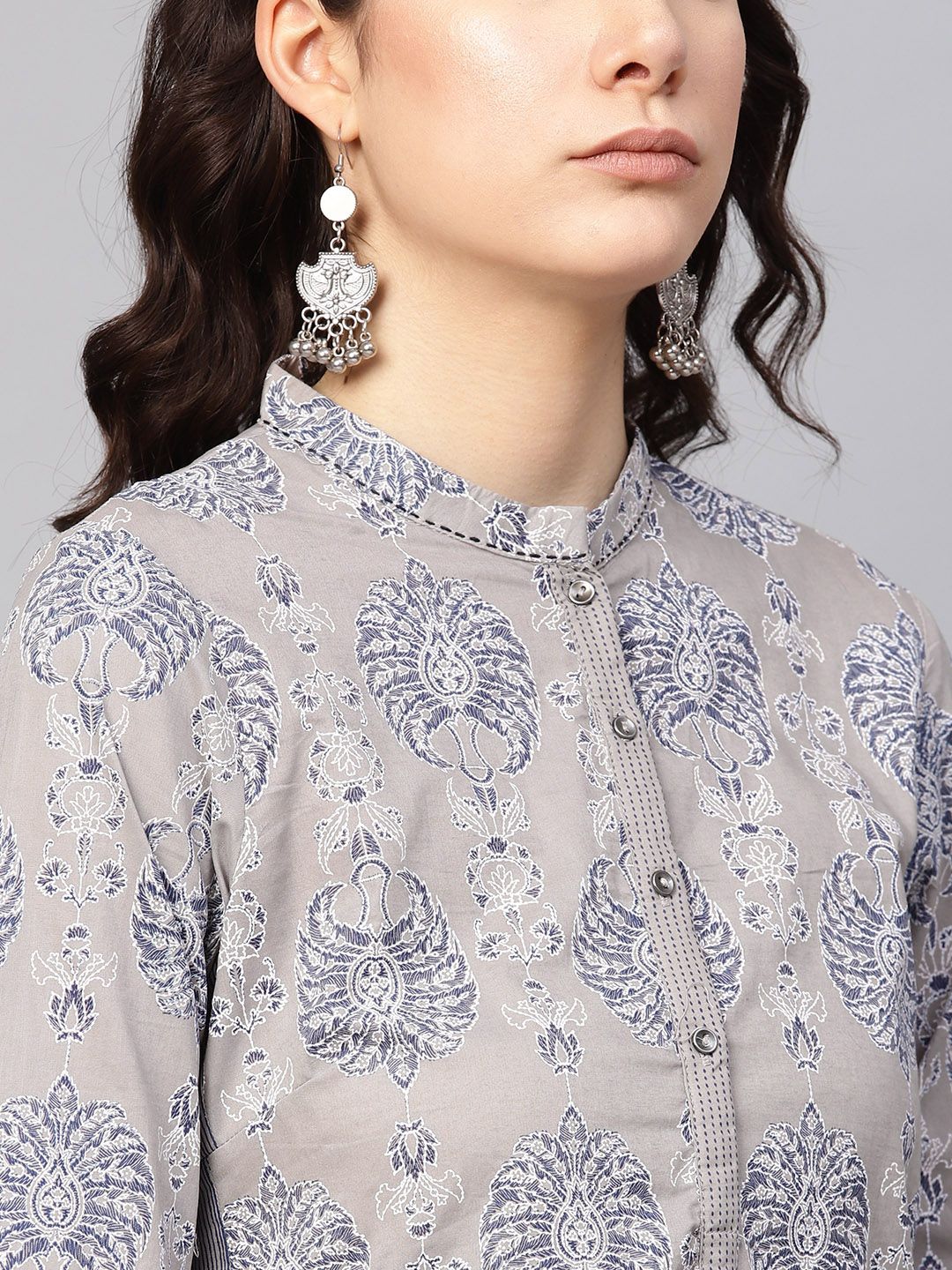 W Women Grey & Blue Printed Straight Kurta (Image - 1)
