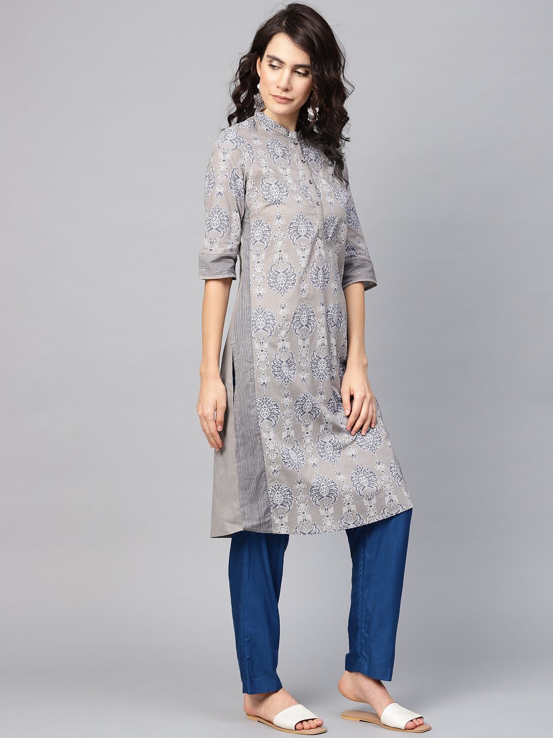 W Women Grey & Blue Printed Straight Kurta (Image - 2)