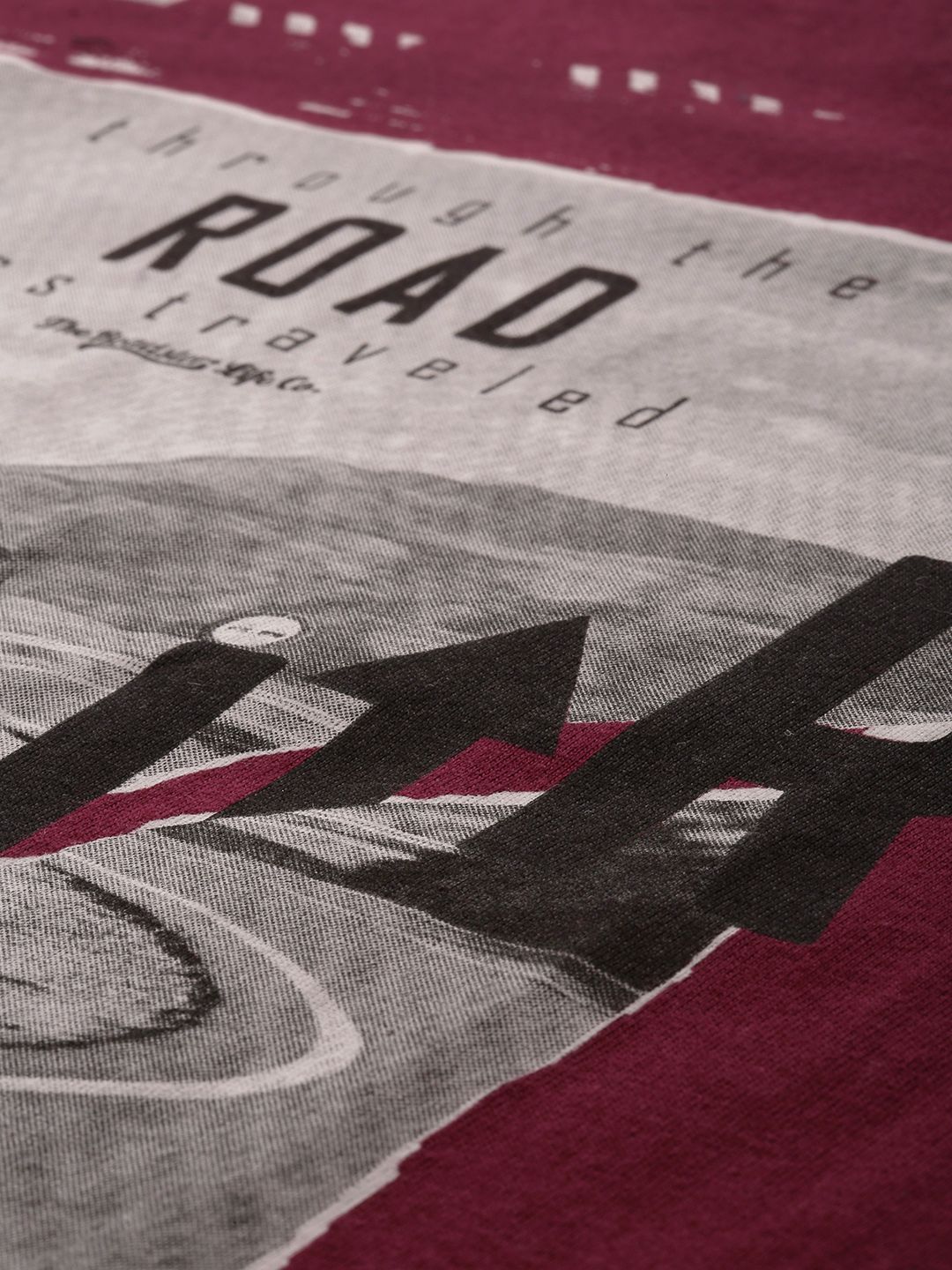 Roadster Men Maroon & Off-White Printed Round Neck T-shirt (Image - 1)