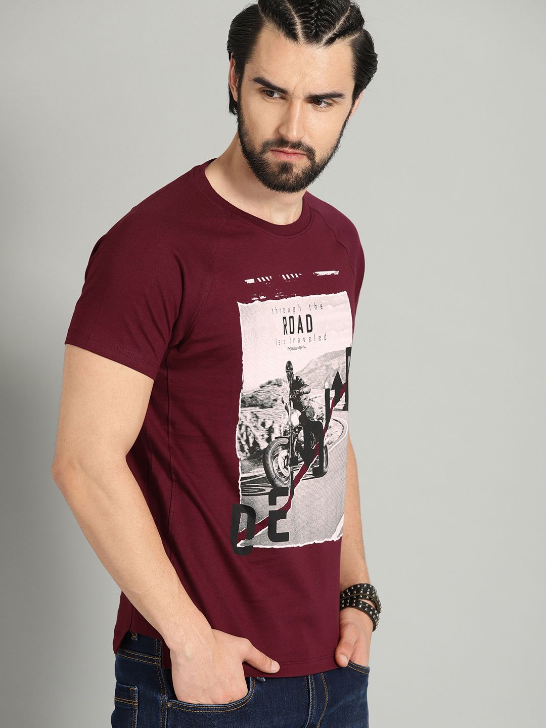 Roadster Men Maroon & Off-White Printed Round Neck T-shirt (Image - 2)
