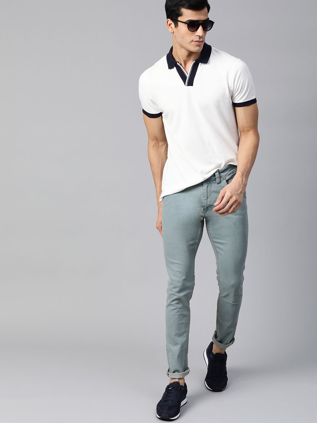 Roadster Men Blue Skinny Fit Mid-Rise Low Distressed Save Water Stretchable Jeans (Image - 3)