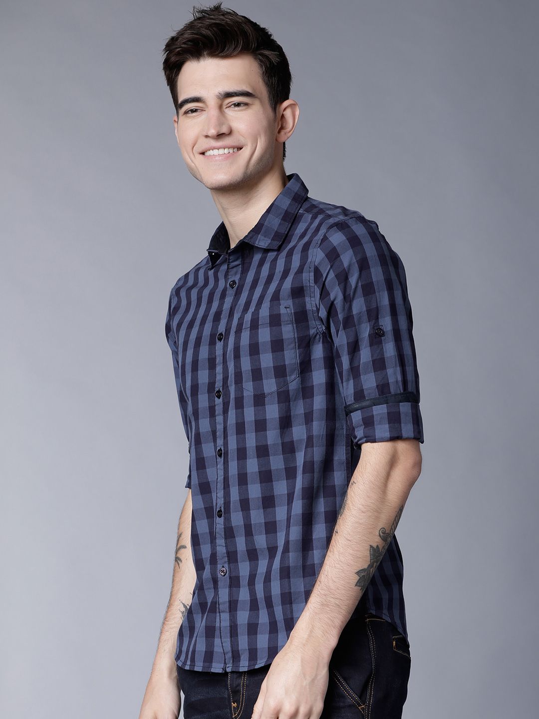 HIGHLANDER Men Navy Blue & Blue Slim Fit Checked Casual Shirt (Image - 3)