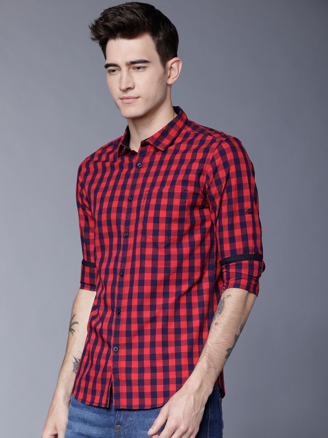 HIGHLANDER Men Red & Navy Blue Slim Fit Checked Casual Shirt (Image - 3)