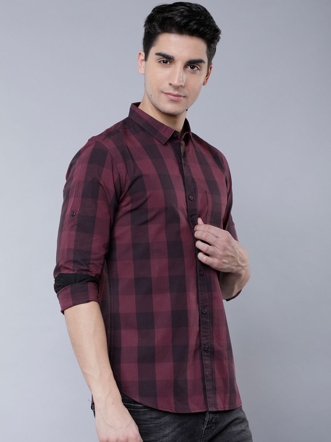 HIGHLANDER Men Black & Maroon Slim Fit Checked Casual Shirt (Image - 2)