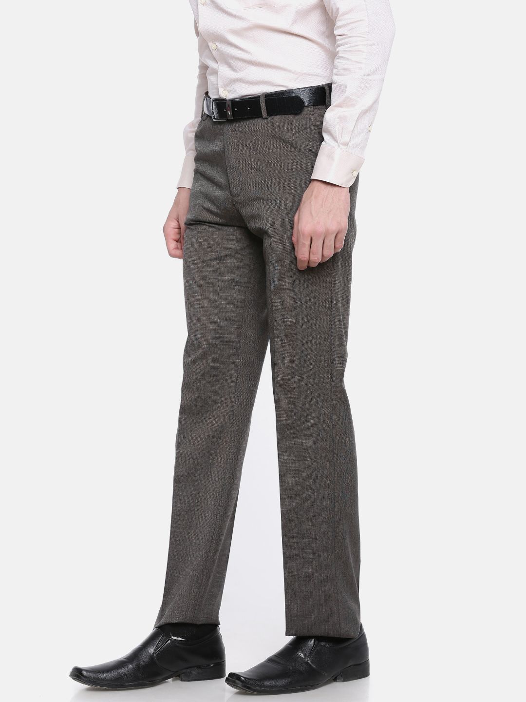 Arrow Men Brown Smart Regular Fit Solid Formal Trousers (Image - 1)