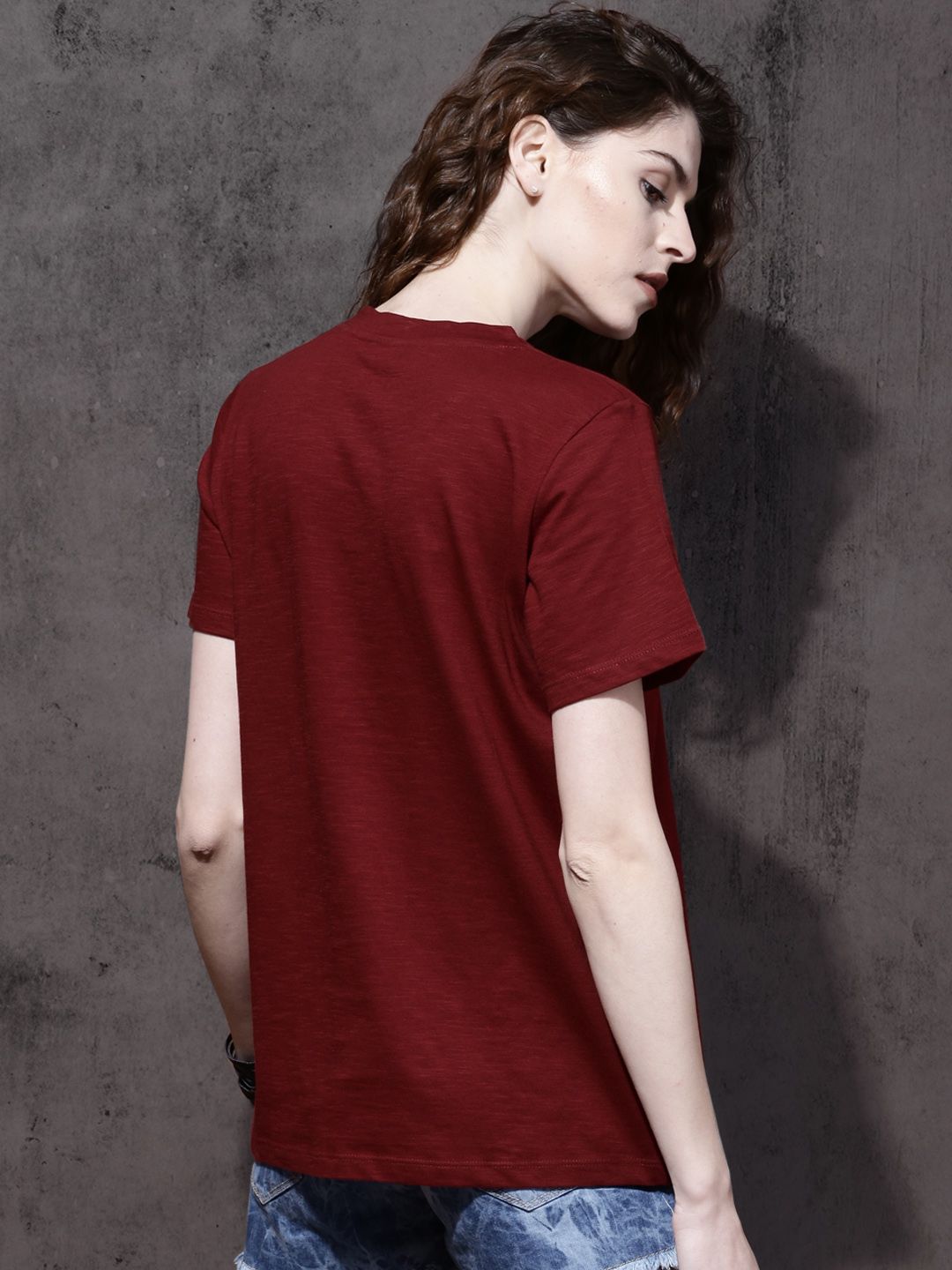 Roadster Women Maroon Solid Round Neck T-shirt (Image - 3)