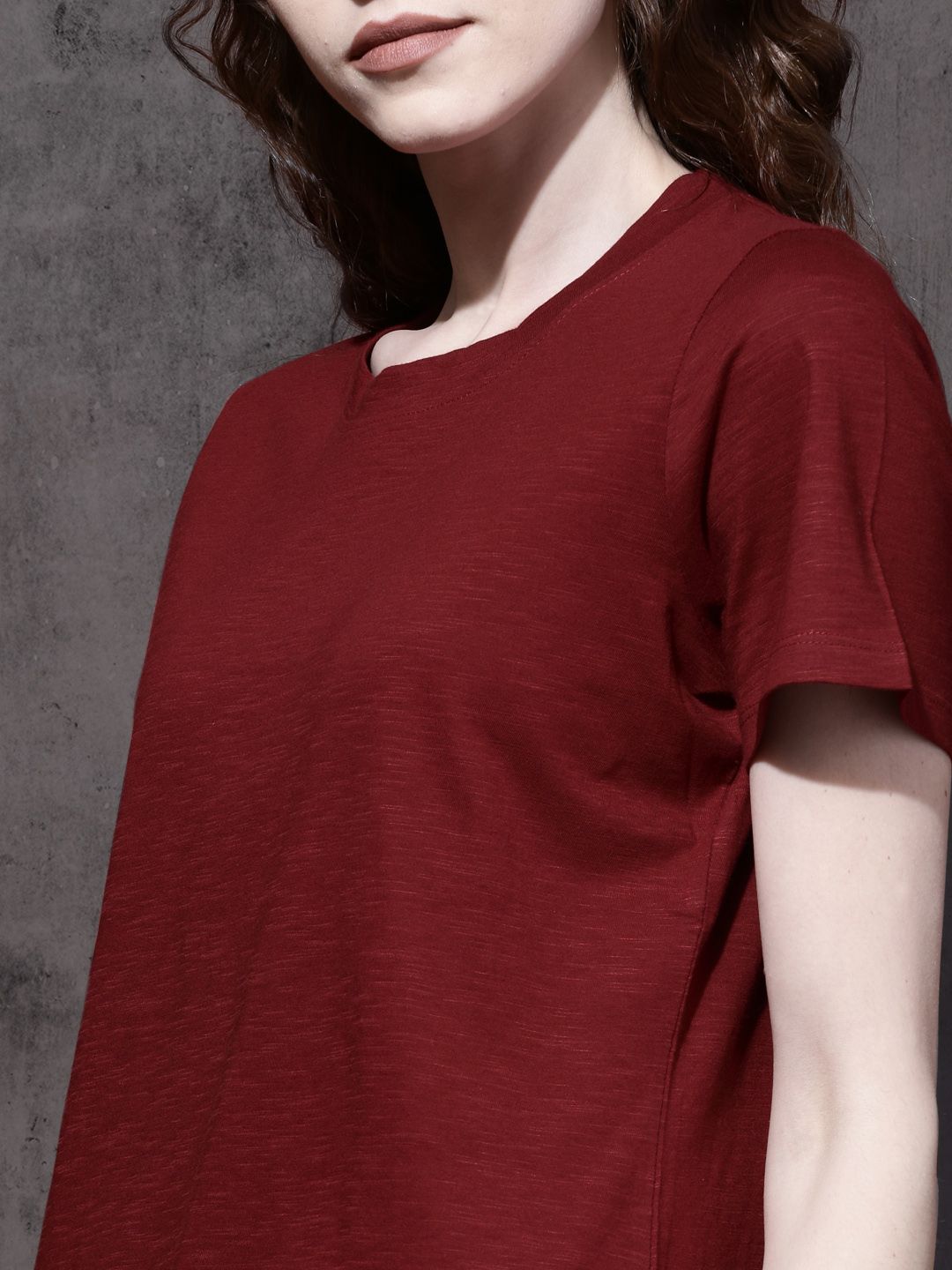 Roadster Women Maroon Solid Round Neck T-shirt (Image - 1)