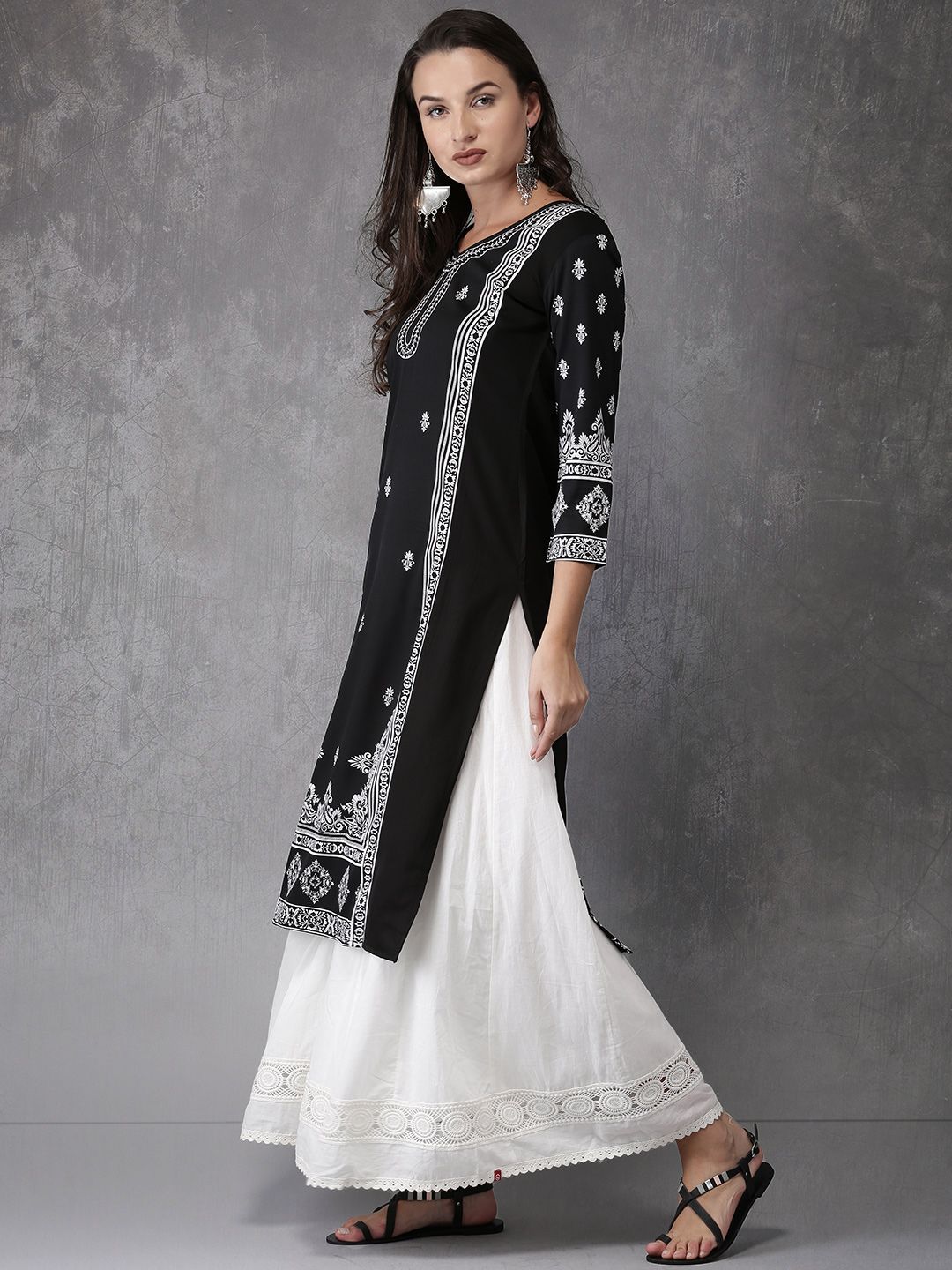 Anouk Women Black & White Printed Straight Kurta (Image - 2)