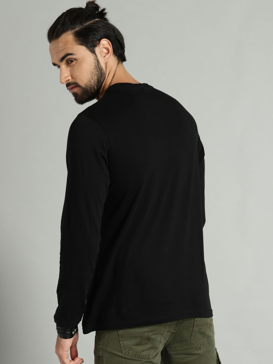 Roadster Men Black Printed Round Neck T-shirt (Image - 3)