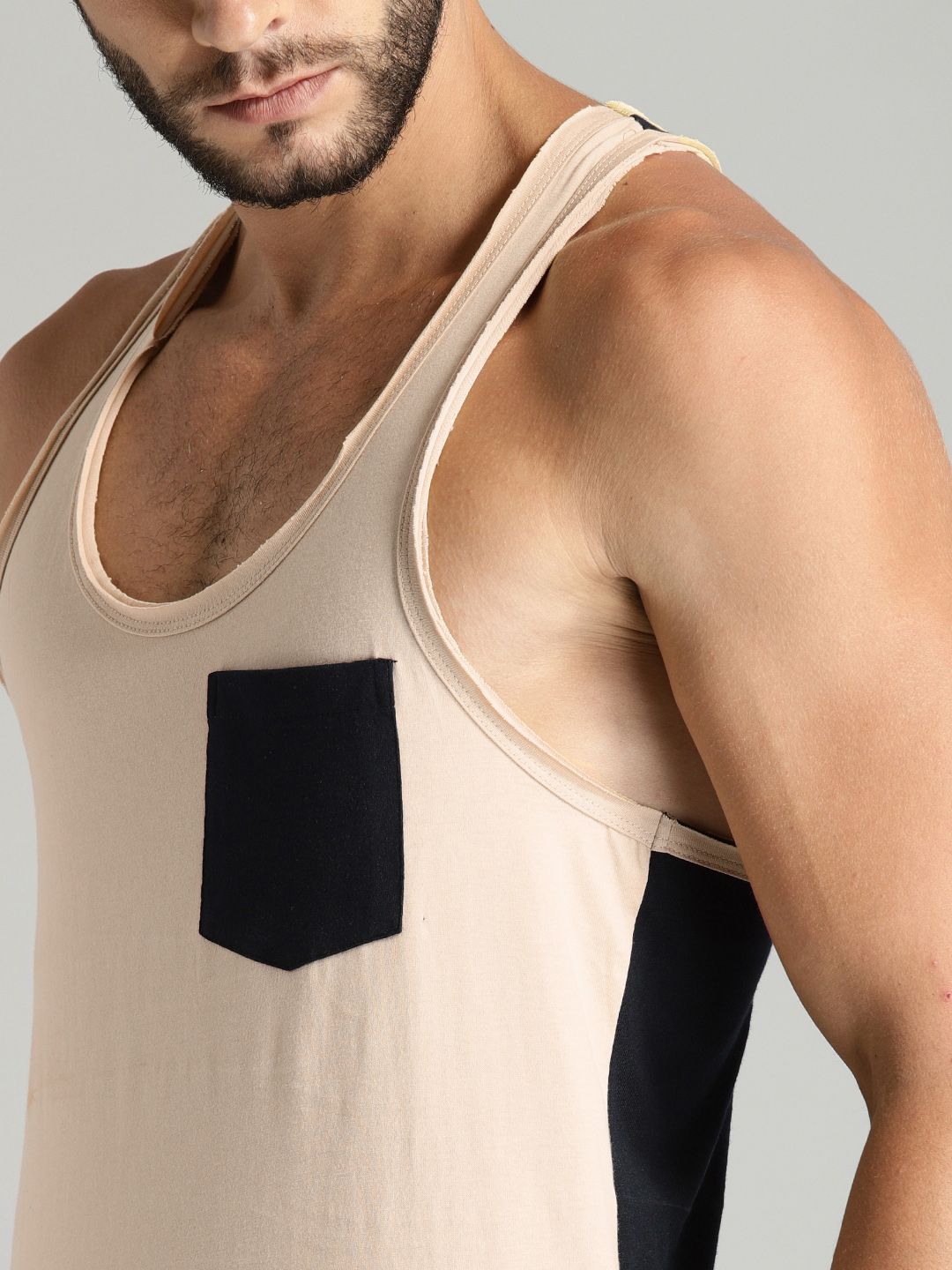 Roadster Men Beige Solid Round Neck T-shirt (Image - 1)