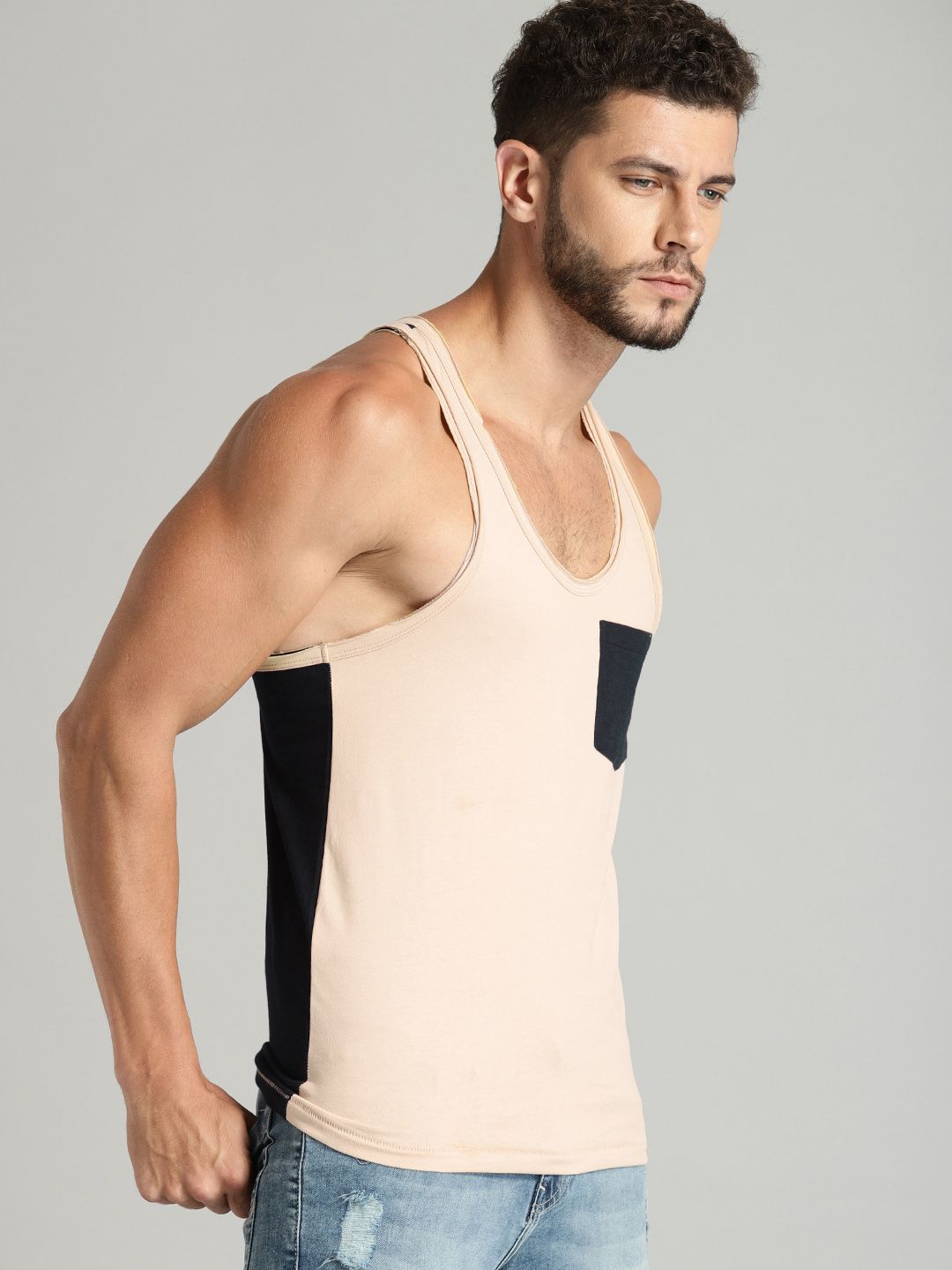 Roadster Men Beige Solid Round Neck T-shirt (Image - 2)