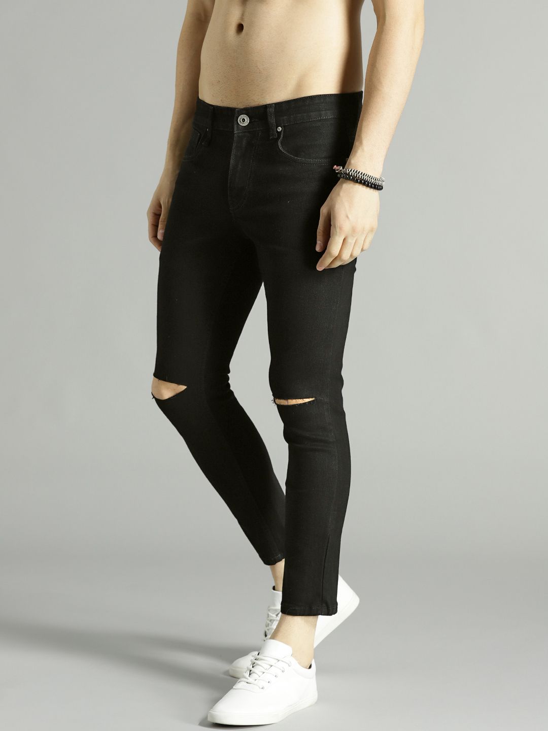 Roadster Men Black Skinny Fit Mid-Rise Slash Knee Stretchable Cropped Jeans (Image - 1)