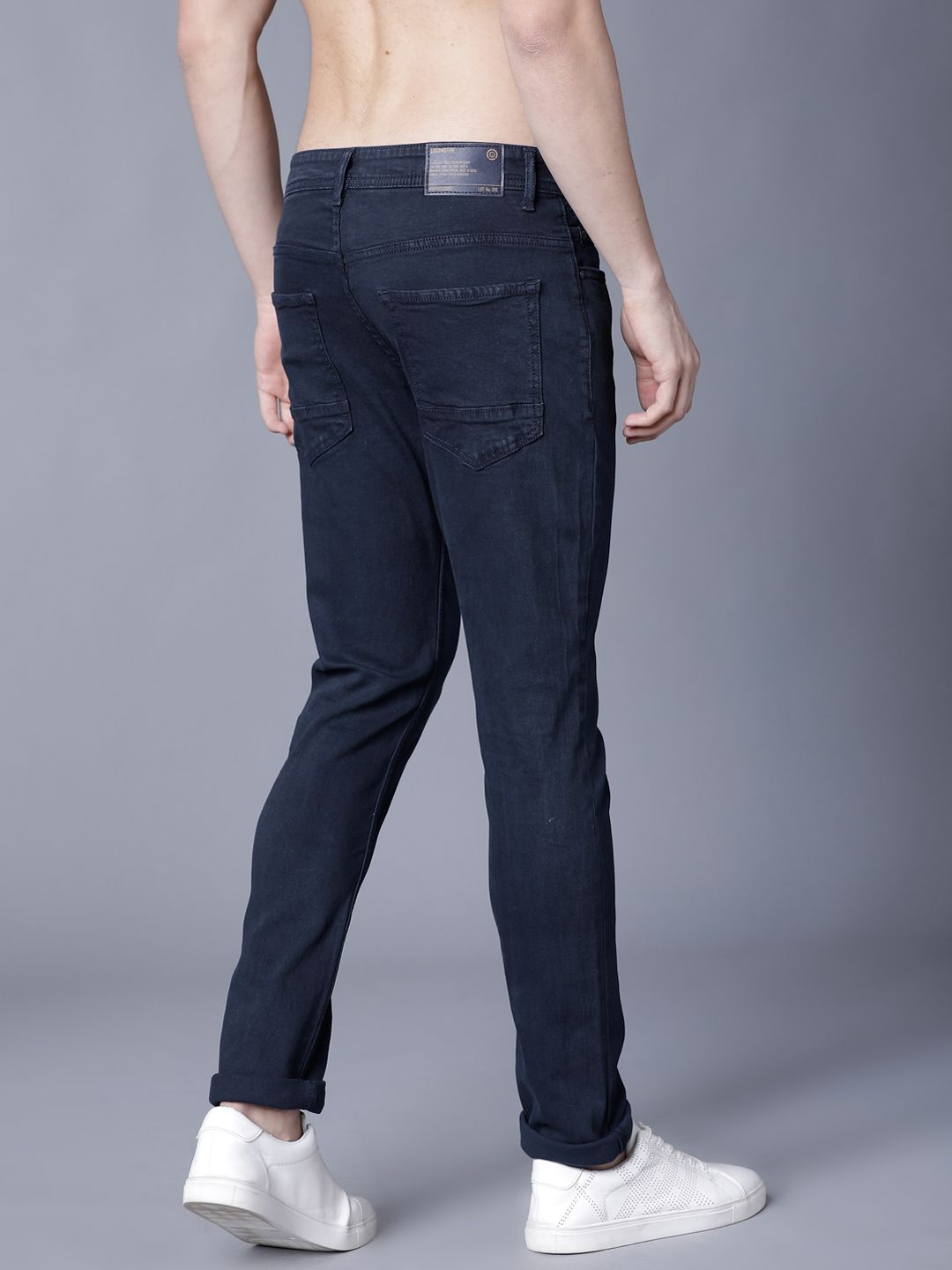 LOCOMOTIVE Men Navy Blue Slim Fit Mid-Rise Clean Look Stretchable Jeans (Image - 2)