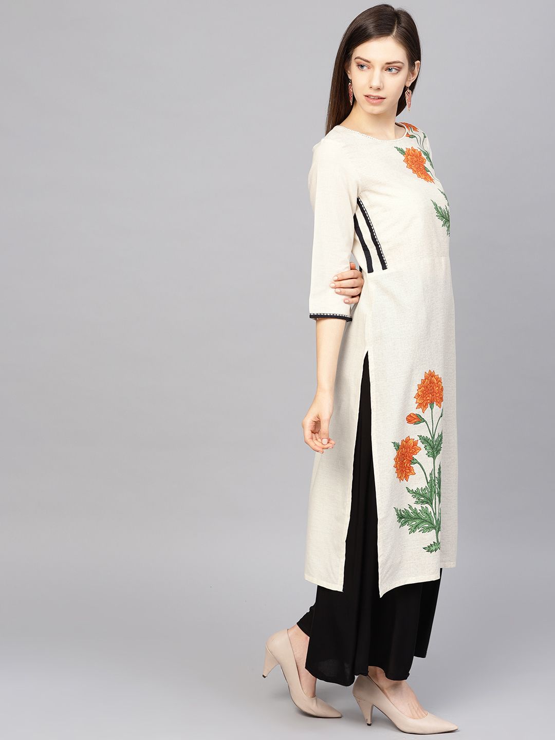 W Women Off-White & Orange Printed Straight Kurta (Image - 3)
