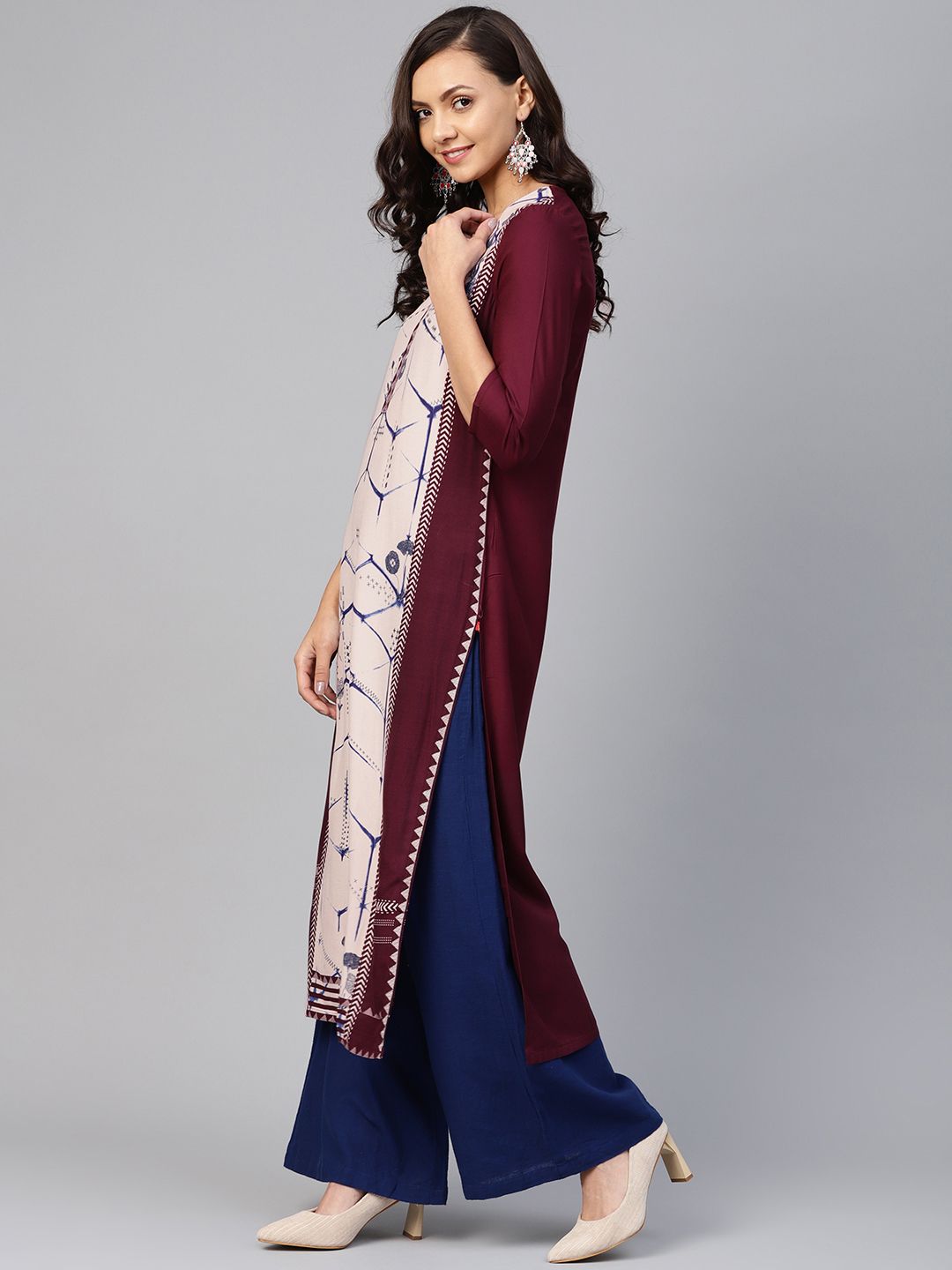 W Women Burgundy & Off-White Printed Straight Kurta (Image - 2)