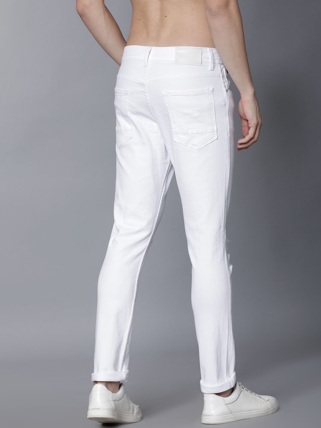 LOCOMOTIVE Men White Slim Fit Mid-Rise Slash Knee Stretchable Jeans (Image - 2)