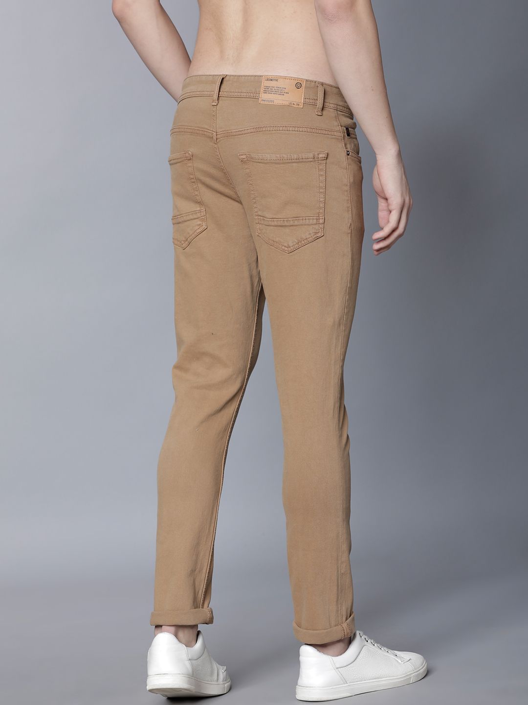 LOCOMOTIVE Men Khaki Slim Fit Mid-Rise Clean Look Stretchable Jeans (Image - 2)
