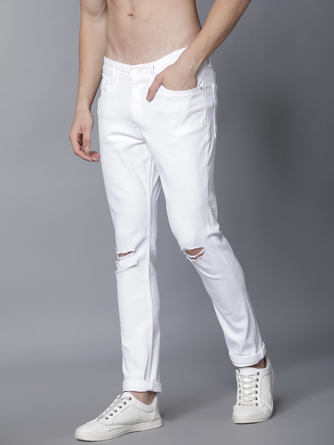 LOCOMOTIVE Men White Slim Fit Mid-Rise Slash Knee Stretchable Jeans (Image - 1)