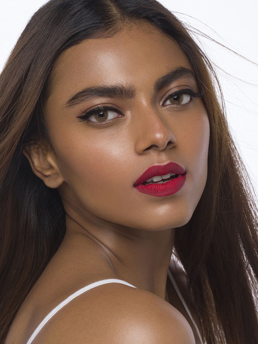 SUGAR Cosmetics Matte Attack Transferproof Lipstick - 06 Spring Crimson (Image - 3)