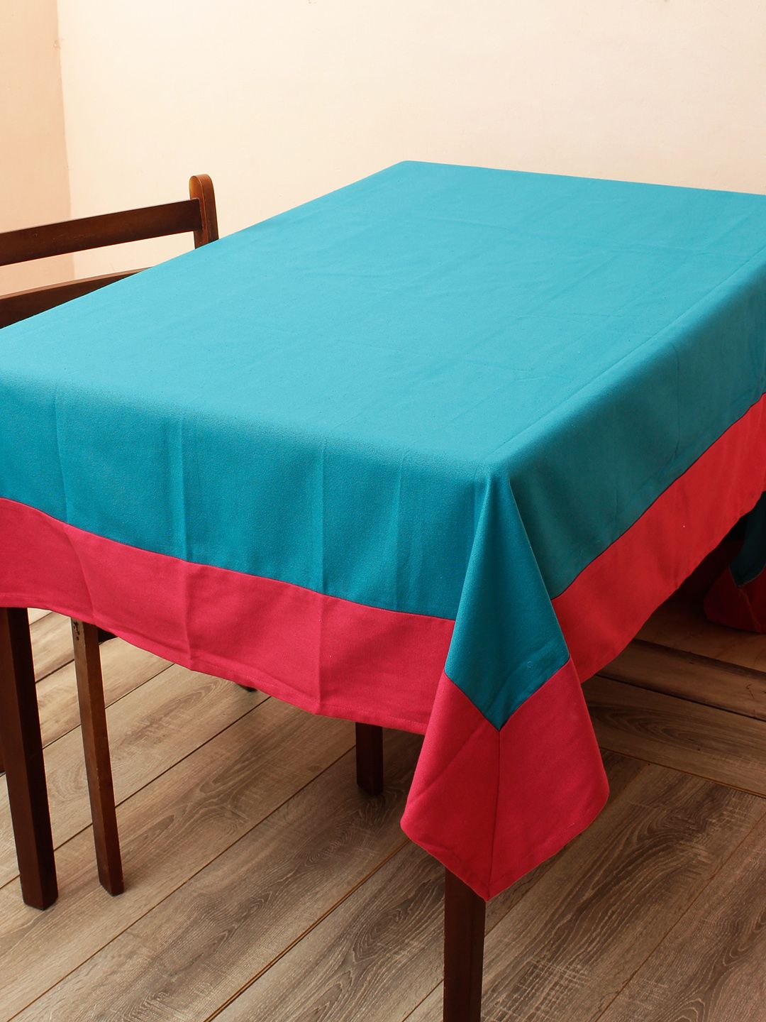 Soumya Turquoise Blue & Pink Table Cover With Set of 6 Napkins (Image - 2)