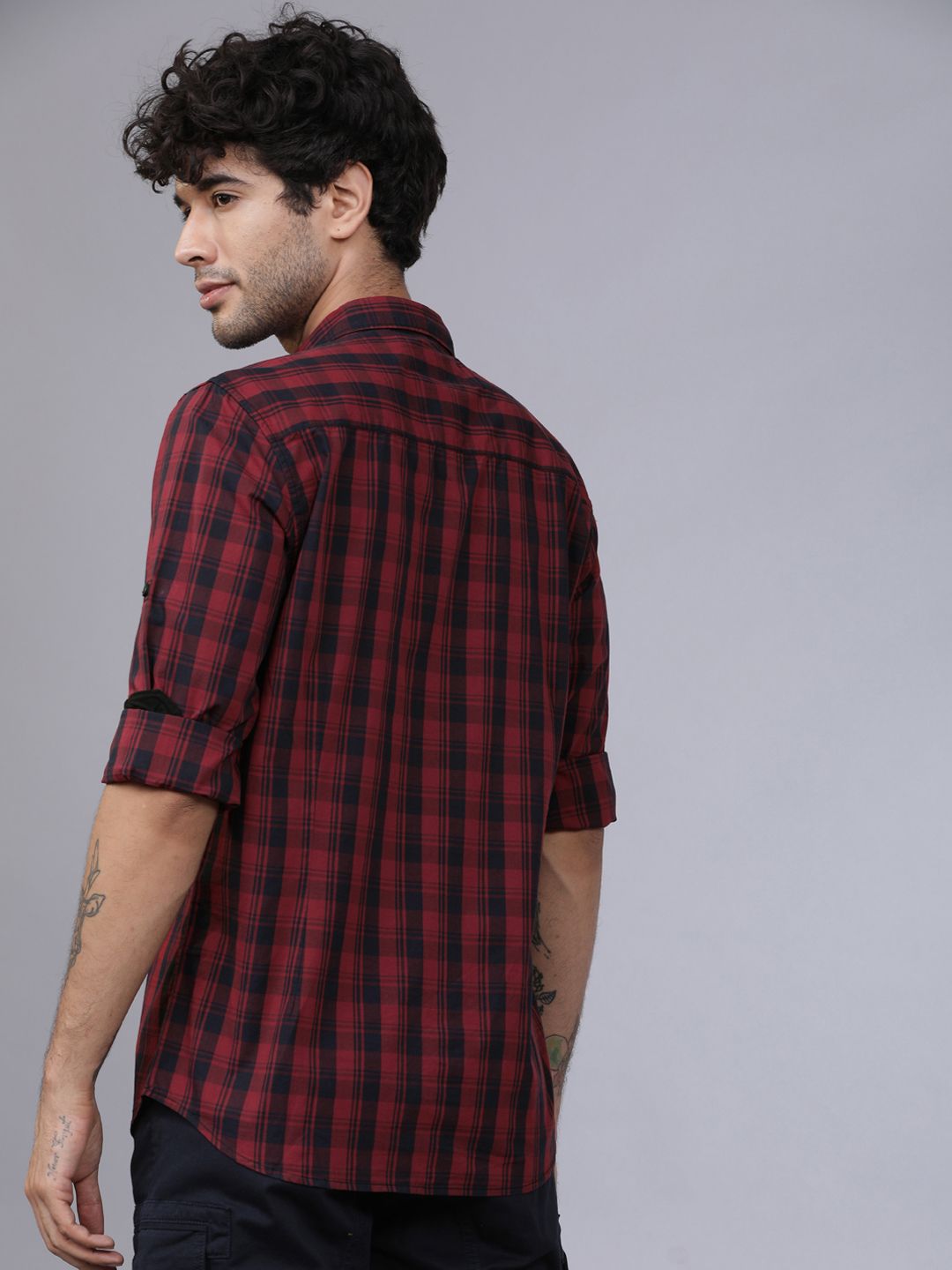 HIGHLANDER Men Navy Blue & Red Slim Fit Checked Casual Shirt (Image - 3)