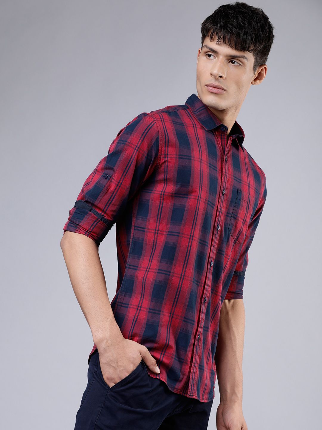 HIGHLANDER Men Red & Navy Blue Slim Fit Yarn Dyed Checked Casual Shirt (Image - 2)