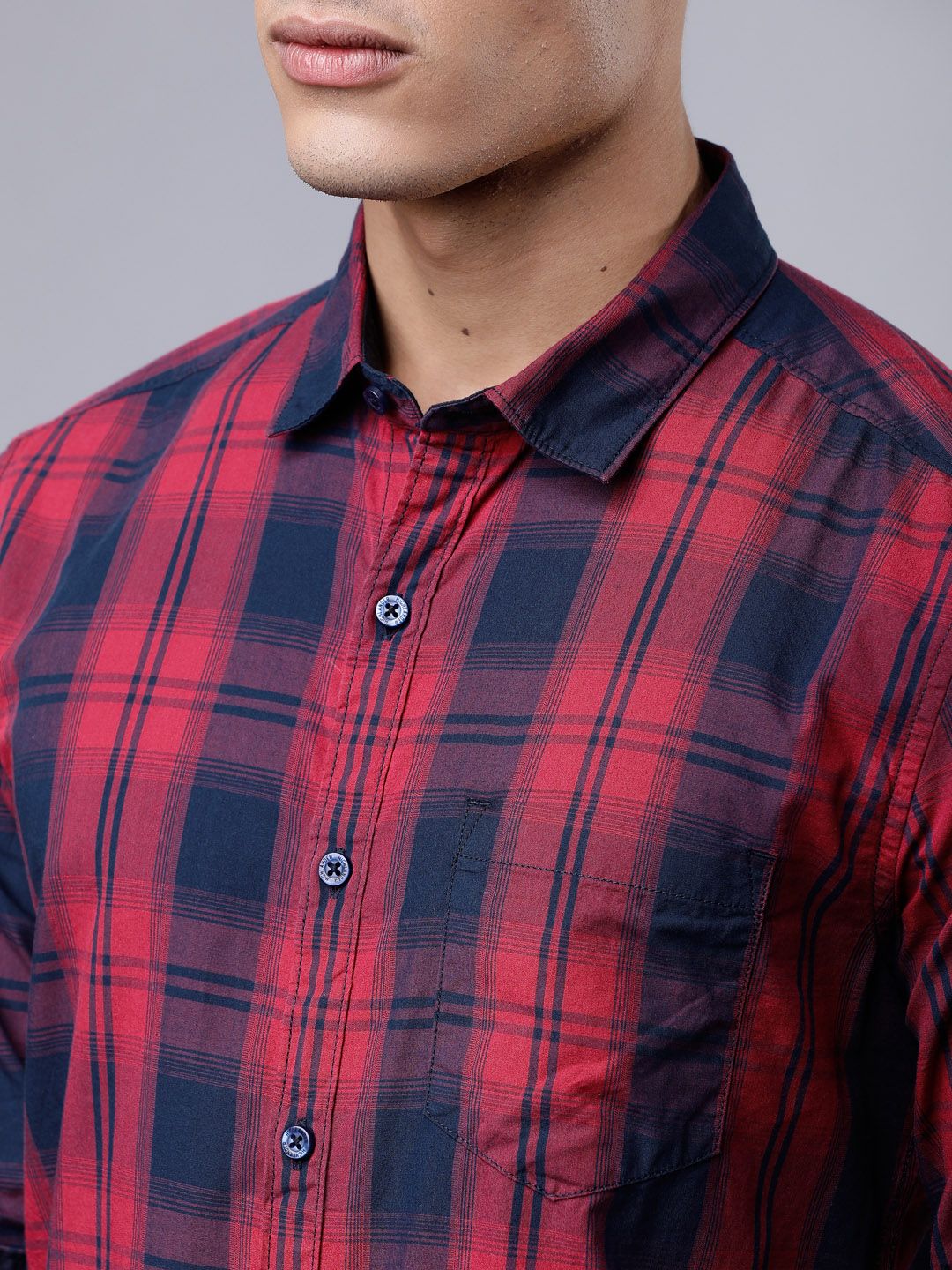 HIGHLANDER Men Red & Navy Blue Slim Fit Yarn Dyed Checked Casual Shirt (Image - 1)