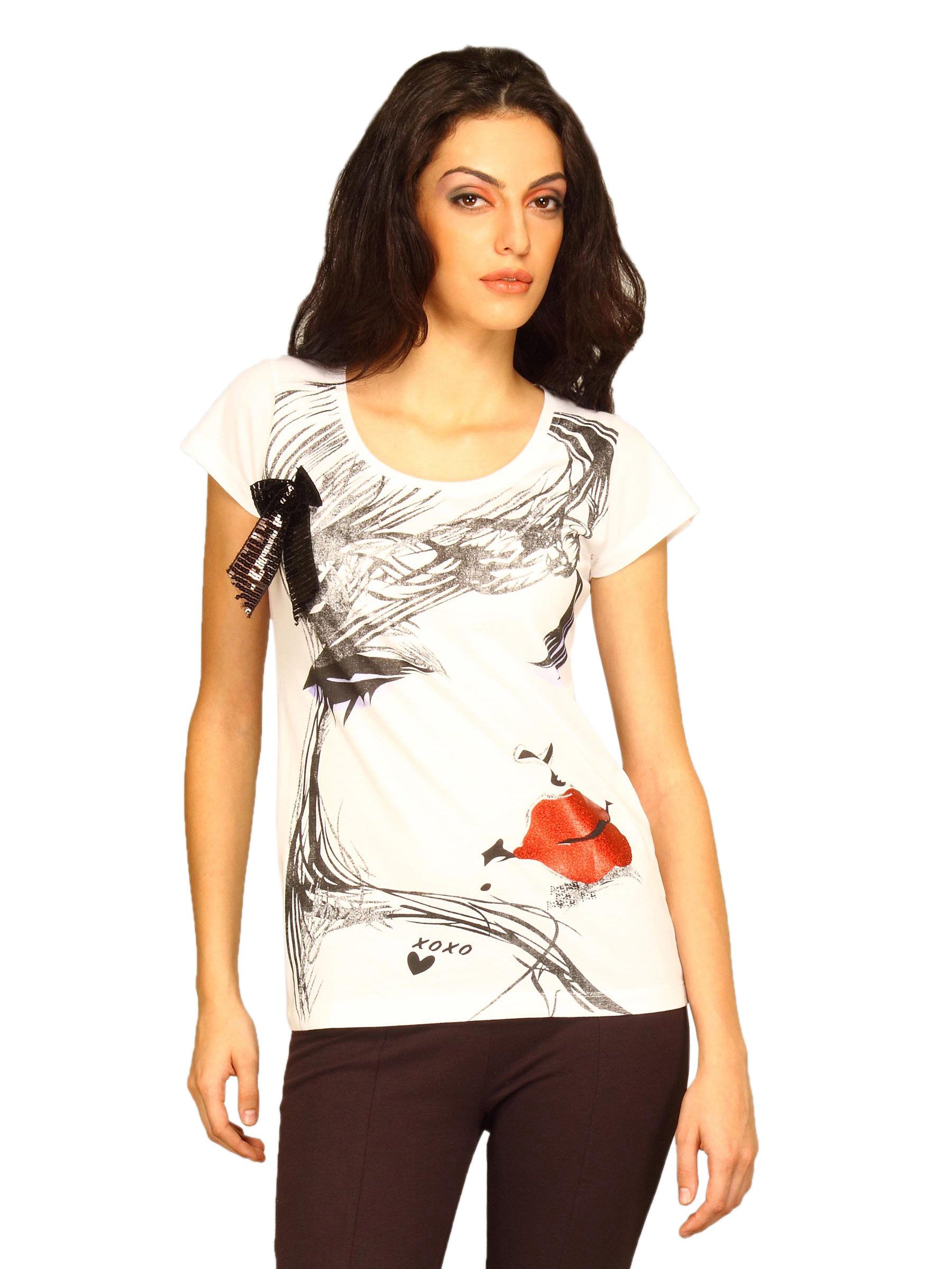 Jealous 21 Women's White XOXO Trendy T-shirt