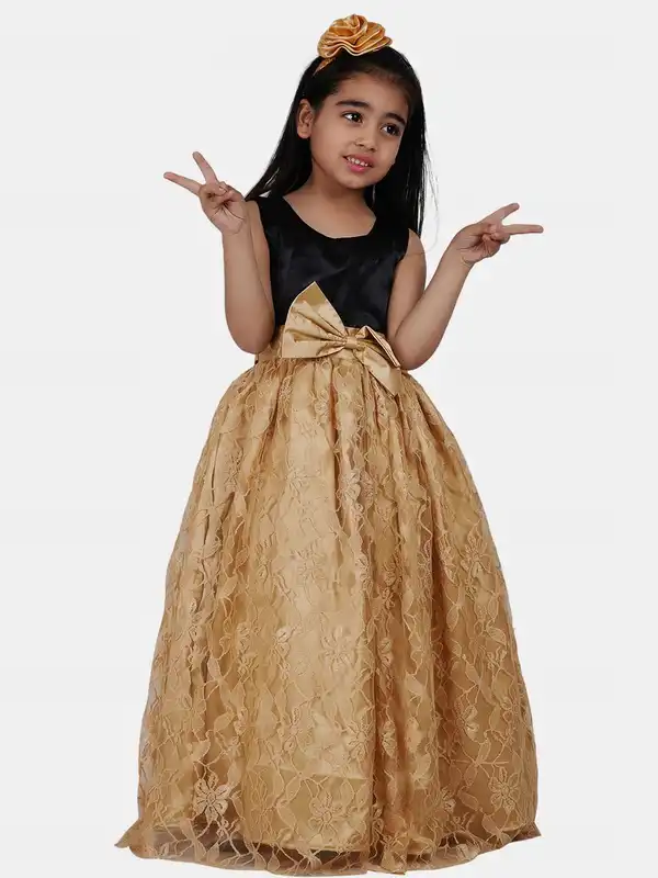 green emerald velvet dress South Indian special golden gown – designerstore99.online main image 0