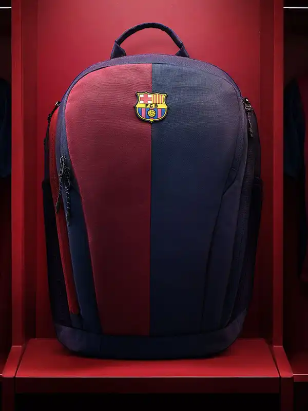 amazon nike backpack india Nike, Unisex, Varsity Elite (32L), Black/Black/Metallic Silver, One Size : Sports & Outdoors Internal sleeve stores a laptop up to 38cm (approx.) Watch My Honest Review of
