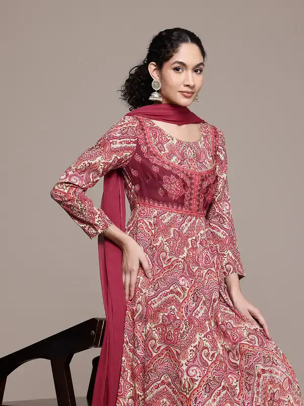 manyavar dress for ladies Maroon Kurtas Pyjama sage green balloon garland arch