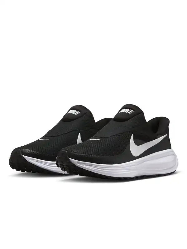 nike black sports shoes