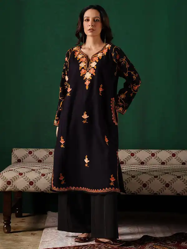 kashmiri dress in winter So I wore this stunning Kashmiri attire, and I can't get over how graceful it was looking