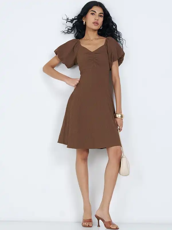 daisy edgar jones brown dress The Honey PDF UK 18