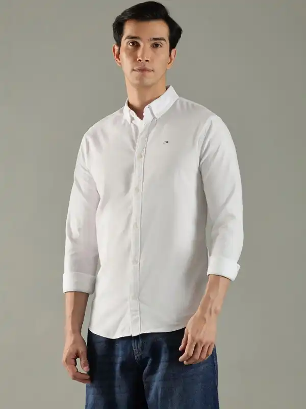Tommy Hilfiger Men White Slim Fit Solid Casual Shirt - Buy Tommy Hilfiger  Men White Slim Fit Solid Casual Shirt online in India