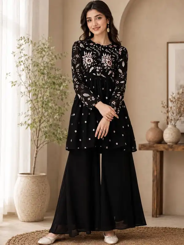 Naomi - Buy Naomi online in India