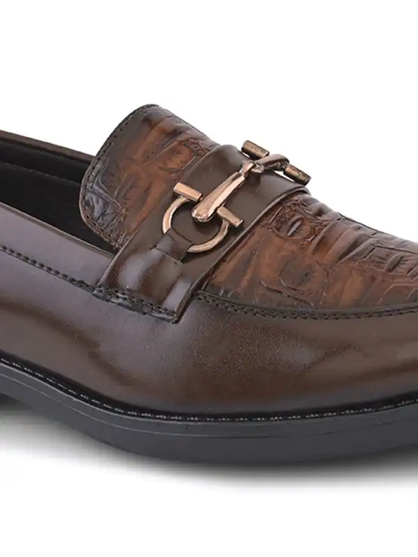 Shop the Latest Shoes for Men, Women & Kids Online | Best Prices