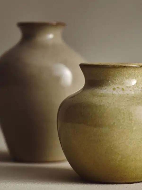 H And M Vases